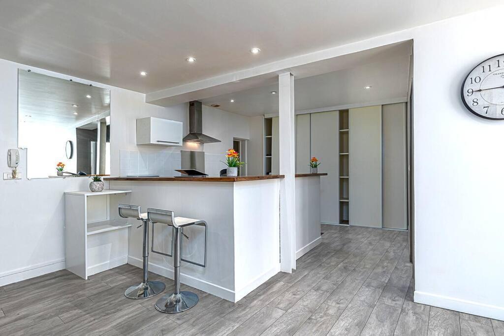 Le Saint-Pierre T2 Cosy En Plein Centre Ville Dreux Exterior foto